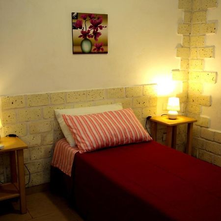 Biddanoa Bed And Breakfast กาญารี ภายนอก รูปภาพ