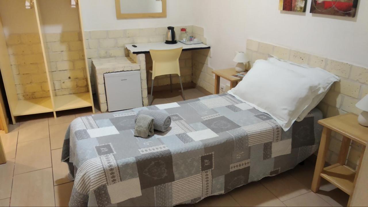 Biddanoa Bed And Breakfast กาญารี ภายนอก รูปภาพ